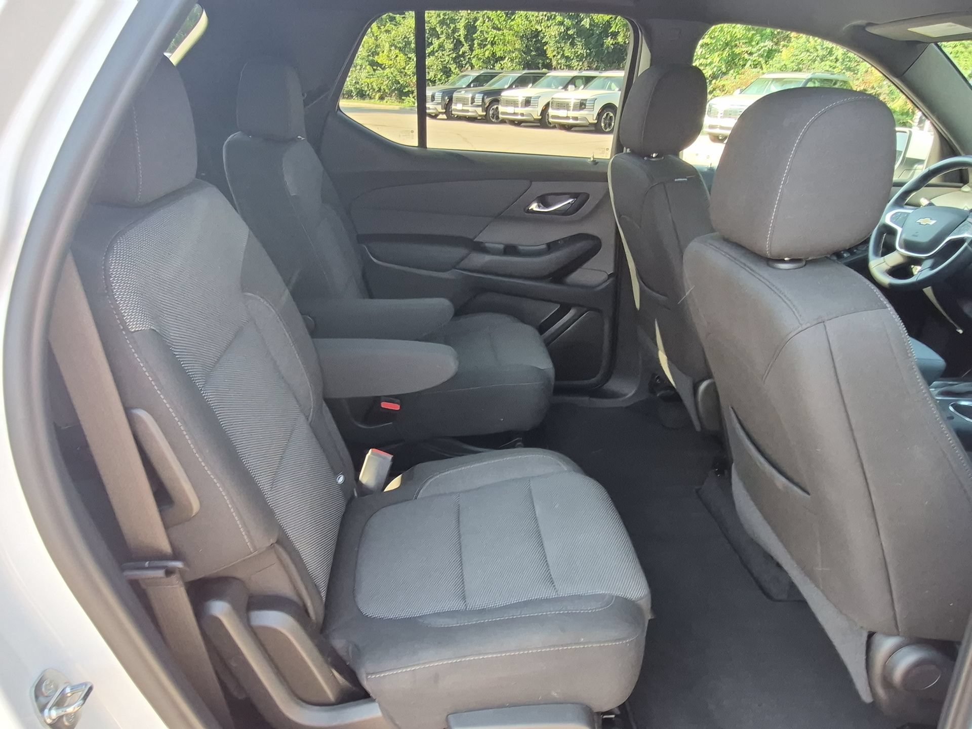 Used 2023 Chevrolet Traverse LT w/ Rear Camera Mirror Package AWD/4WD image 27