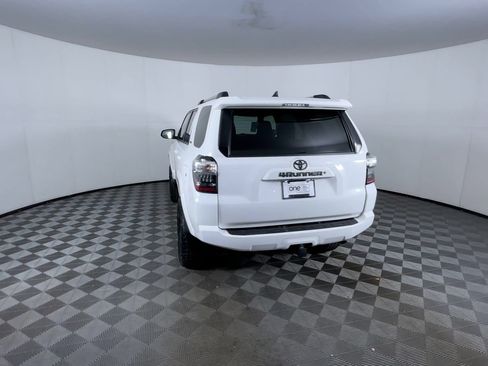 Used 2019 Toyota 4Runner SR5 image 7