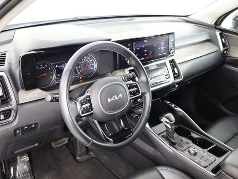Used 2022 Kia Sorento S AWD/4WD image 25