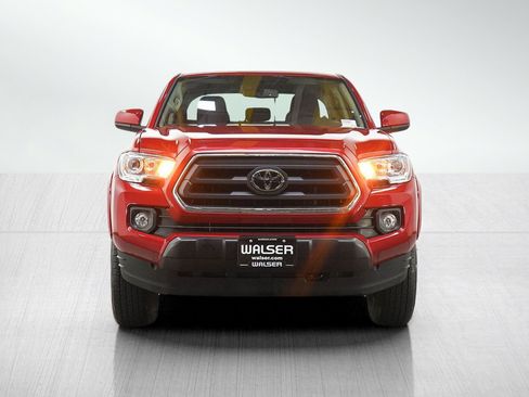 Used 2022 Toyota Tacoma SR5 AWD/4WD image 8