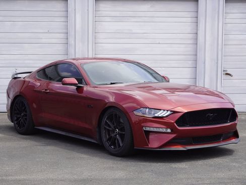 Used 2018 Ford Mustang GT w/ GT Performance Package RWD image 7