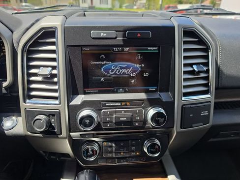 Used 2015 Ford F150 Lariat w/ Equipment Group 502A Luxury AWD/4WD image 26