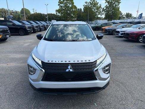 Used 2023 Mitsubishi Eclipse Cross LE AWD/4WD image 2
