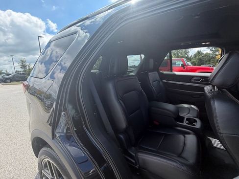Used 2019 Ford Explorer Sport w/ Equipment Group 401A AWD/4WD image 39