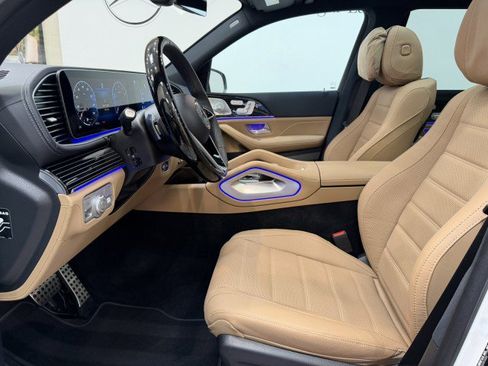 Certified 2025 Mercedes-Benz GLS 580 4MATIC image 6