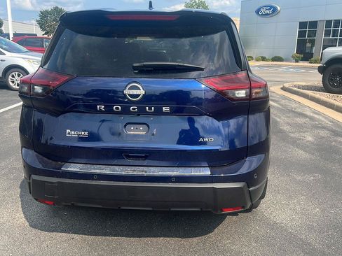 Used 2025 Nissan Rogue SV w/ SV Premium Package AWD/4WD image 7