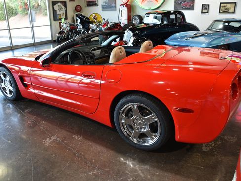 Used 1998 Chevrolet Corvette Convertible w/ Memory Pkg RWD image 6