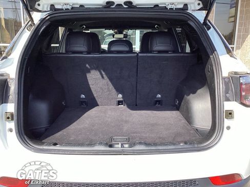 Used 2024 Jeep Compass Latitude AWD/4WD image 13