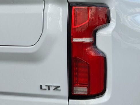 Used 2024 Chevrolet Silverado 3500 LTZ w/ LTZ Convenience Package image 27