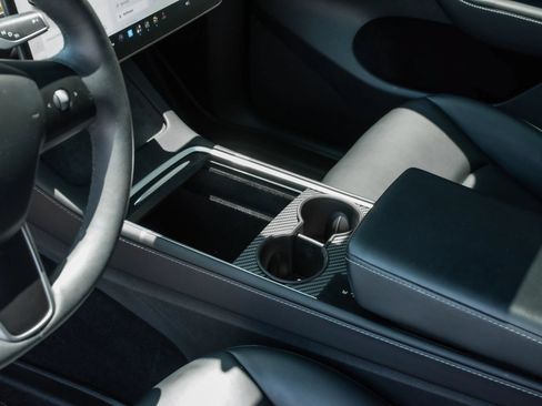Used 2024 Tesla Model Y Long Range RWD image 14