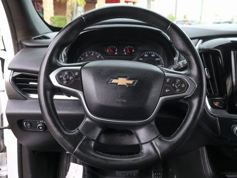 Used 2023 Chevrolet Traverse LT image 20