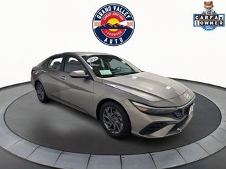 Used 2024 Hyundai Elantra SEL image 1