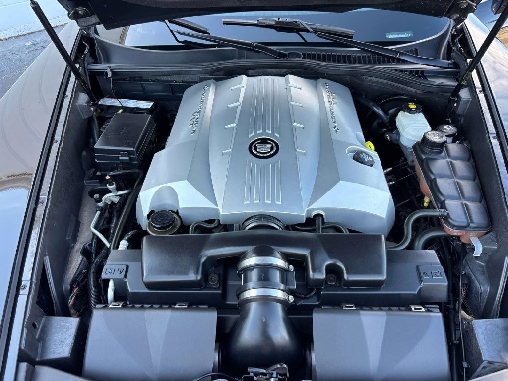 Used 2006 Cadillac XLR RWD image 15