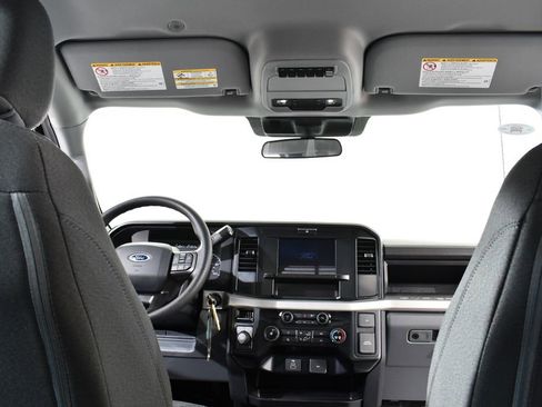 New 2025 Ford F550 4x4 SuperCab Super Duty image 17