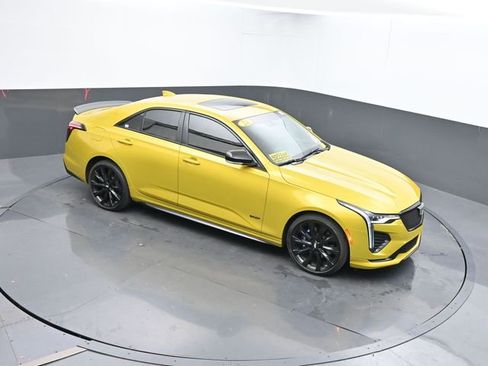 Used 2024 Cadillac CT4 V w/ LPO, ONYX Package image 34