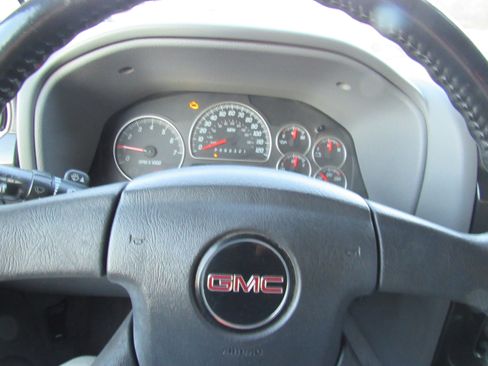 Used 2006 GMC Envoy XL SLE image 27