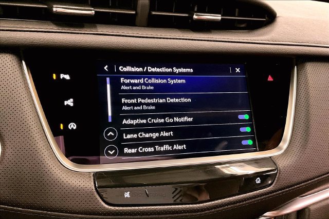Used 2025 Cadillac XT5 Sportv w/ Technology Package AWD/4WD image 38