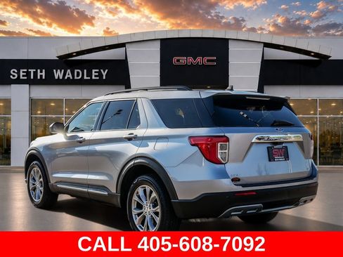 Used 2021 Ford Explorer XLT w/ Equipment Group 202A AWD/4WD image 5