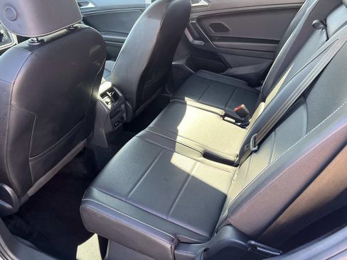 Used 2021 Volkswagen Tiguan SE R-Line FWD image 11