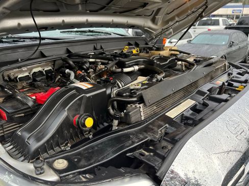 Used 2011 Ford F350 Lariat w/ FX4 4X4 Off-Road Pkg image 19