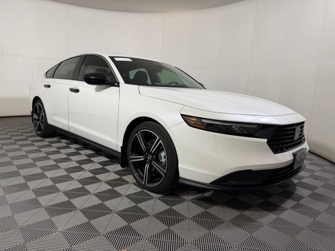 Certified 2025 Honda Accord Sport image 6