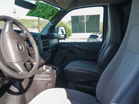 Used 2011 Chevrolet Express 1500 w/ Chrome Appearance Package image 14