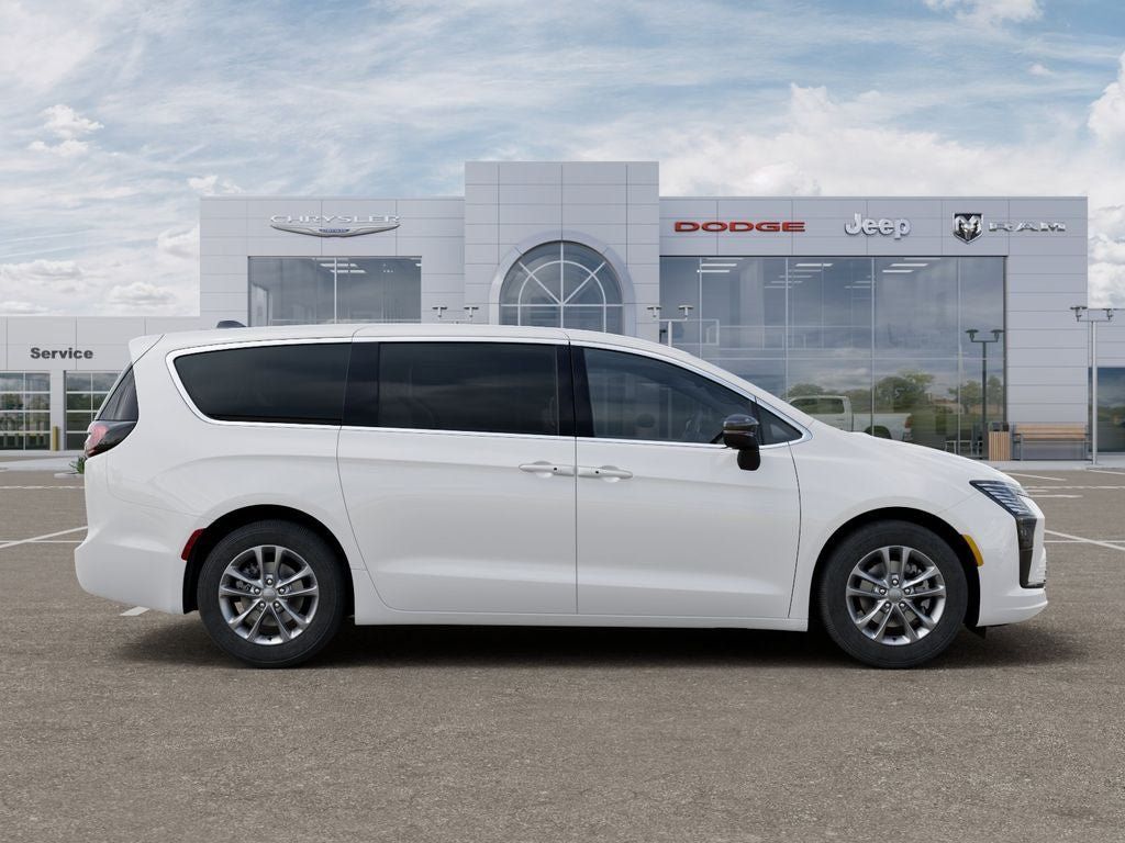 New 2027 Chrysler Pacifica Select FWD image 21