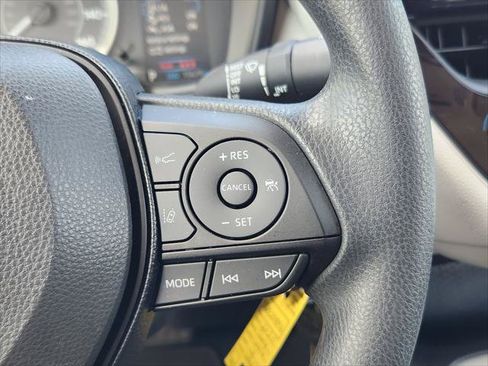 Certified 2020 Toyota Corolla LE FWD image 28