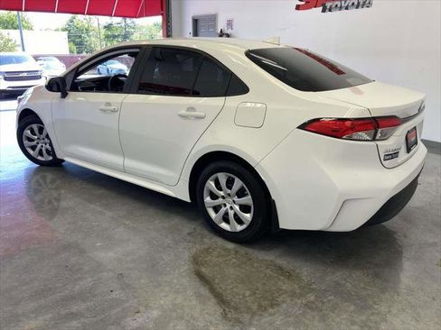 Certified 2025 Toyota Corolla LE FWD image 5
