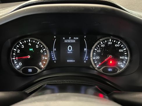 Used 2018 Jeep Renegade Latitude AWD/4WD image 10