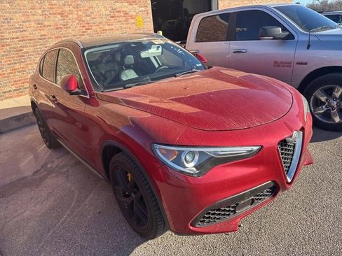 Used 2018 Alfa Romeo Stelvio Ti image 3