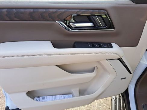 New 2026 GMC Yukon Denali w/ LPO, Floor Liner Package image 15