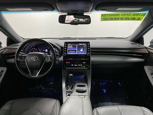 Used 2021 Toyota Avalon XLE image 13