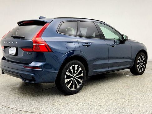 Used 2025 Volvo XC60 B5 Plus image 5