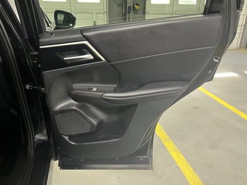 Used 2024 Mitsubishi Outlander SE image 39