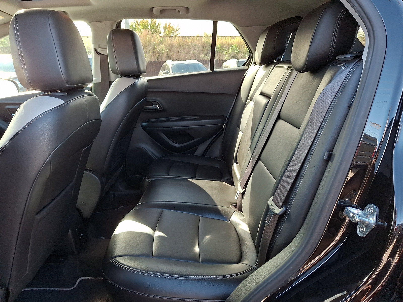 Used 2018 Chevrolet Trax Premier w/ Midnight Edition FWD image 10