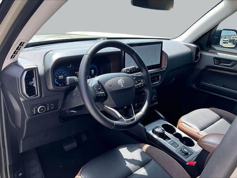 Used 2025 Ford Bronco Sport Outer Banks w/ Outer Banks Tech Package+ AWD/4WD image 17