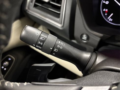 Used 2024 Subaru Ascent Limited w/ Technology Package image 28