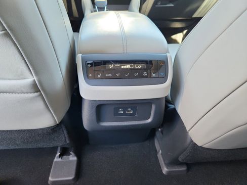 Used 2022 Nissan Pathfinder SL w/ SL Premium Package image 32