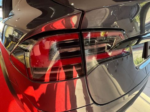 Used 2023 Tesla Model X AWD/4WD image 39