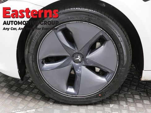 Used 2019 Tesla Model 3 Standard Range image 29