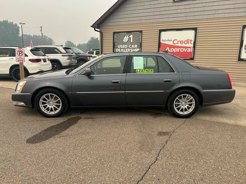 Used 2010 Cadillac DTS Luxury FWD image 8