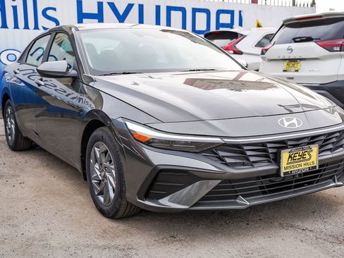 New 2026 Hyundai Elantra Blue image 3