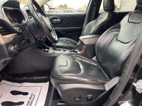 Used 2017 Jeep Cherokee Limited image 20