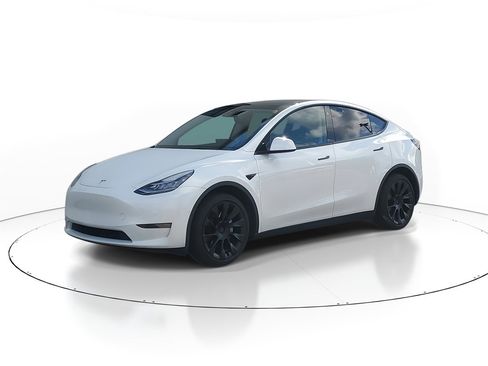 Used 2021 Tesla Model Y Long Range image 1