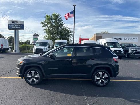 Used 2018 Jeep Compass Latitude w/ Popular Equipment Group AWD/4WD image 8