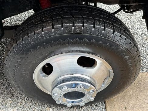 Used 2005 Ford F350 Lariat image 7