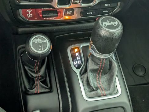 Used 2018 Jeep Wrangler Unlimited Rubicon AWD/4WD image 22