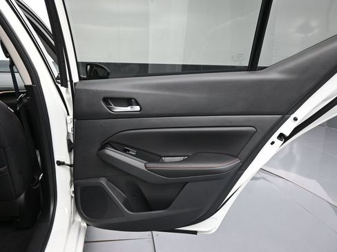 Used 2023 Nissan Altima 2.5 SR w/ SR Premium Package FWD image 31
