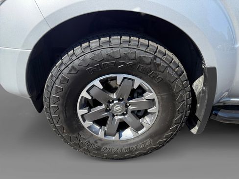 Used 2019 Nissan Frontier Desert Runner image 9